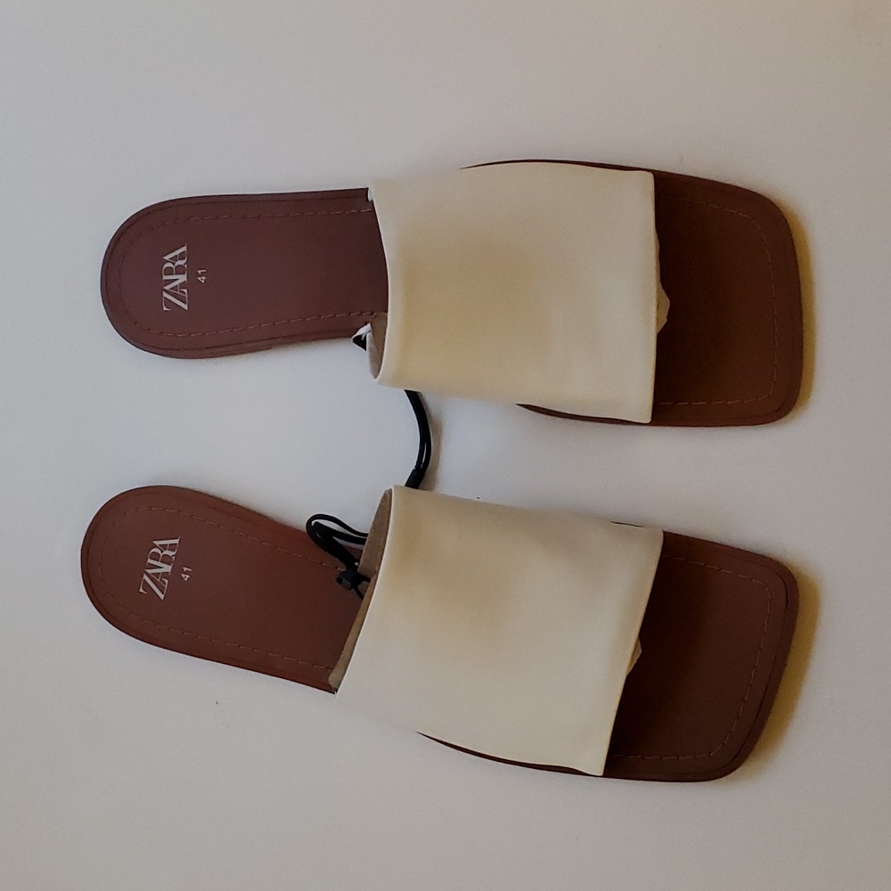 Zara 100% leather flat square flats - size 10